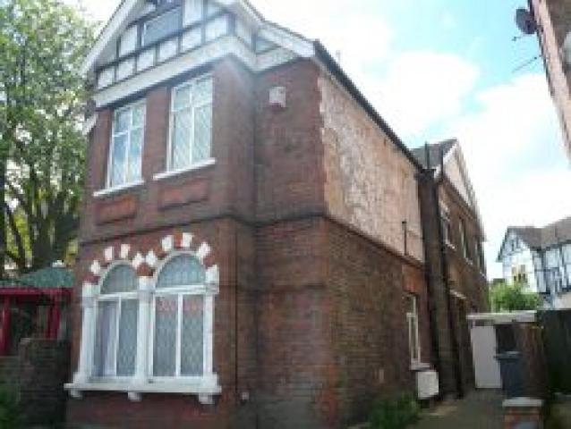 			Studio Apartment, 1 bath, 1 reception Flat			 Willesden Lane, WILLESDEN GREEN